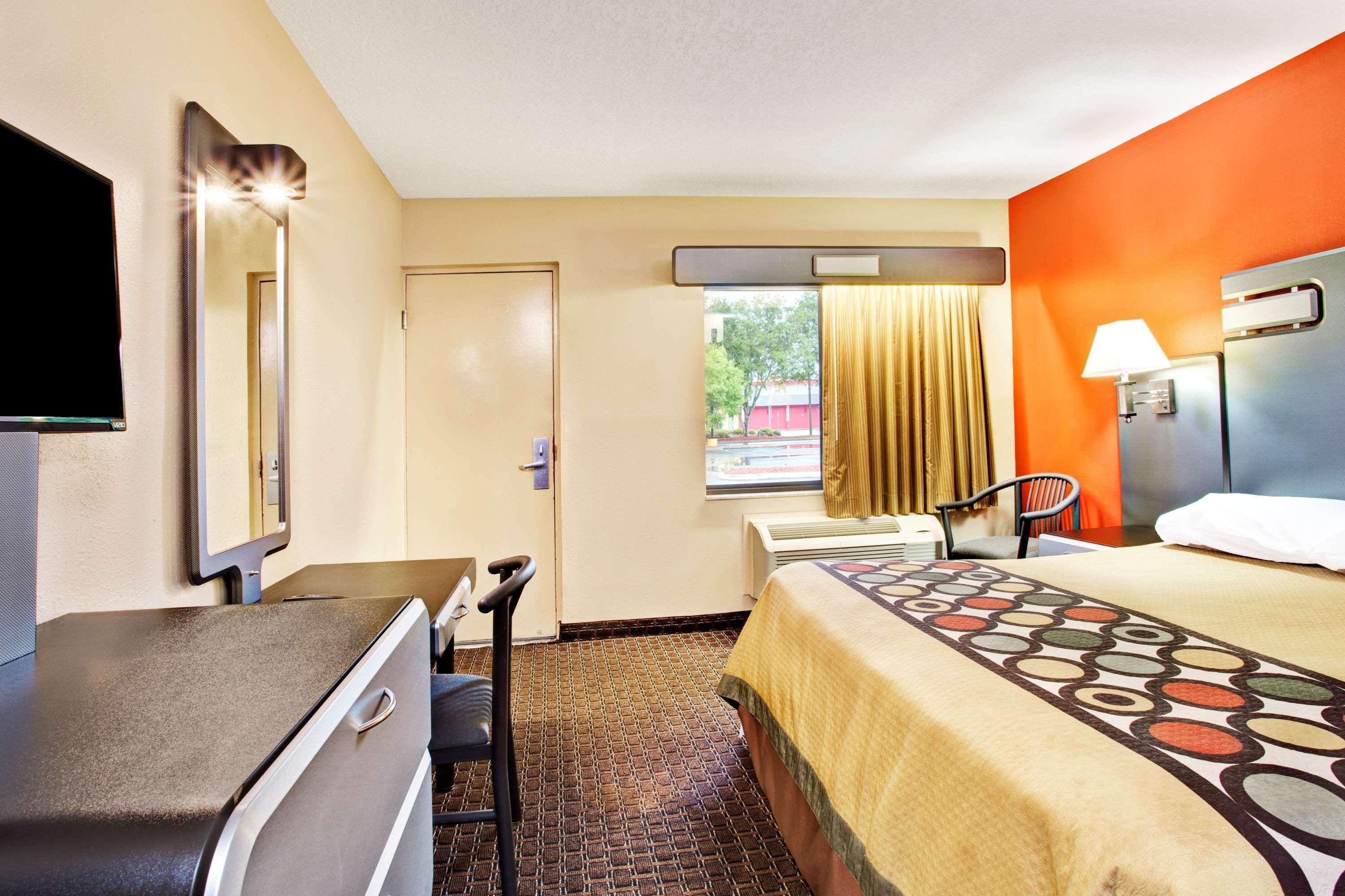 Super 8 by Wyndham Kissimmee/Maingate/Orlando Area Hotel Celebration Bagian luar foto