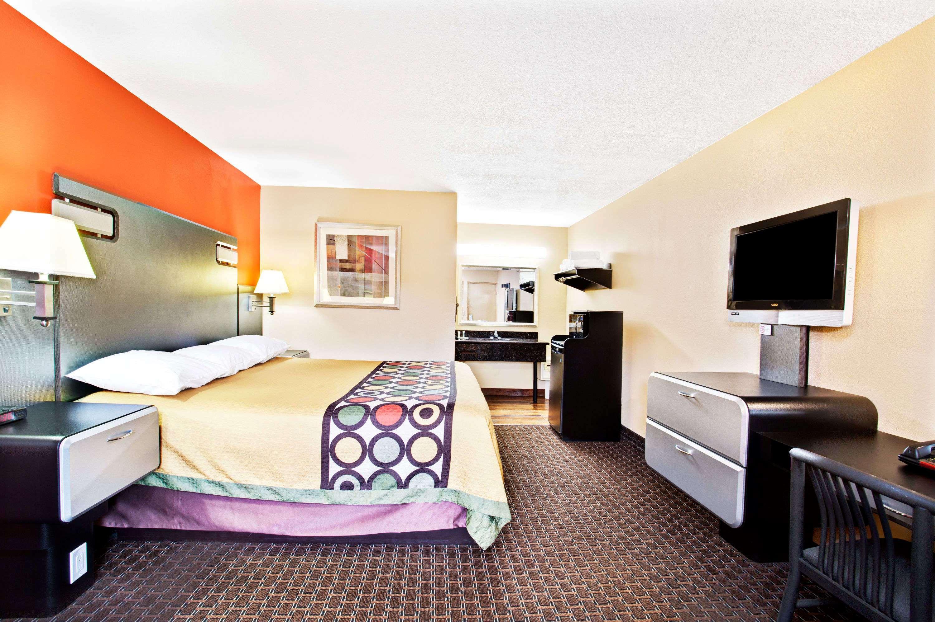 Super 8 by Wyndham Kissimmee/Maingate/Orlando Area Hotel Celebration Bagian luar foto