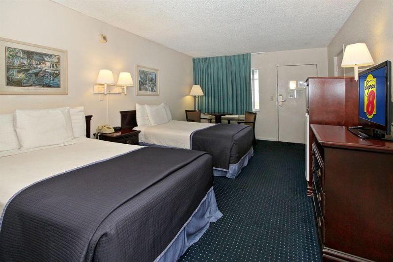 Super 8 by Wyndham Kissimmee/Maingate/Orlando Area Hotel Celebration Bagian luar foto