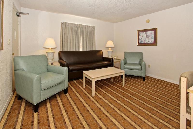 Super 8 by Wyndham Kissimmee/Maingate/Orlando Area Hotel Celebration Bagian luar foto