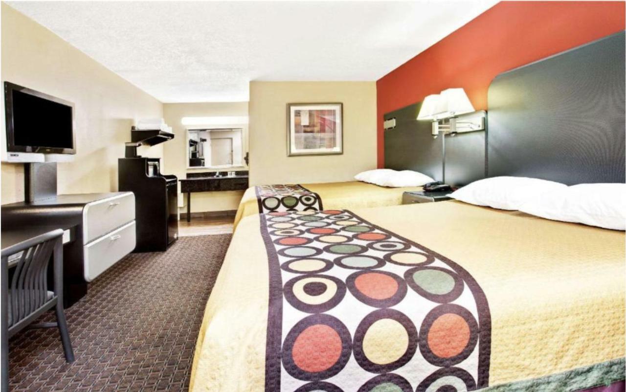 Super 8 by Wyndham Kissimmee/Maingate/Orlando Area Hotel Celebration Bagian luar foto
